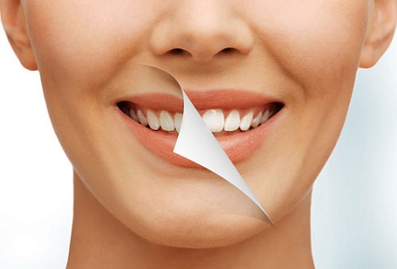 - 50% на профессиональную чистку зубов для вас и ваших близких!